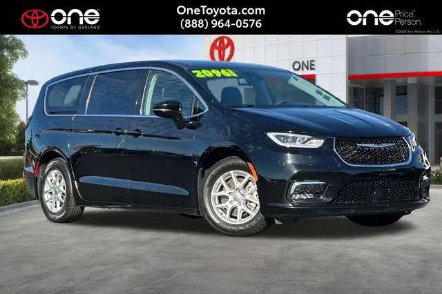 2024 Chrysler Pacifica Touring L for sale in Oakland, CA