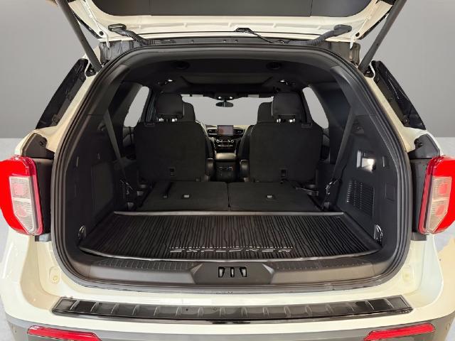 2024 Ford Explorer ST-Line
