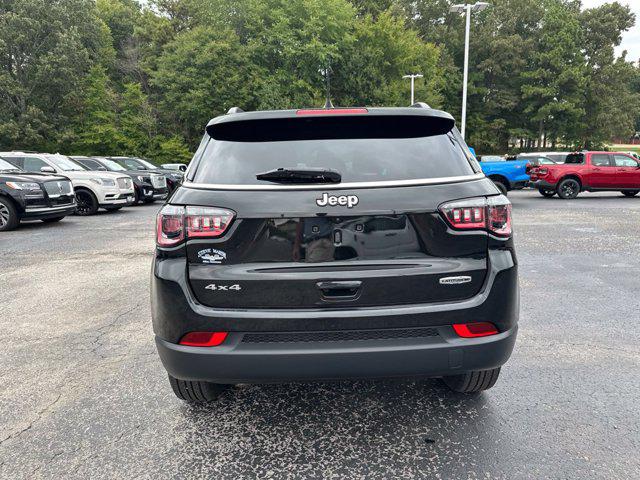 2023 Jeep Compass Latitude Lux FWD
