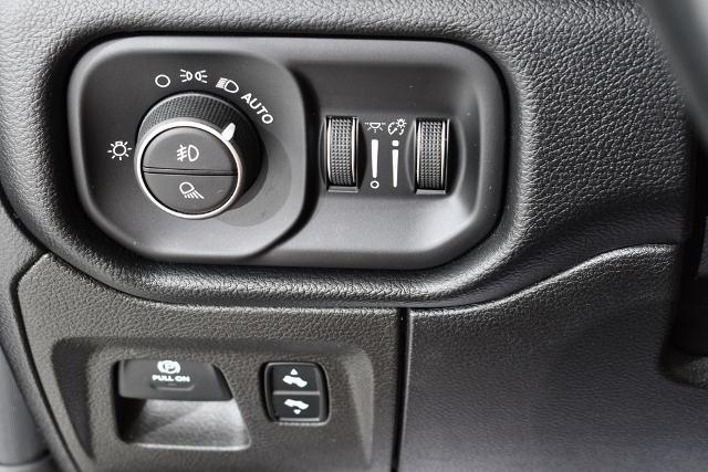 2019 Ram 1500 Big Horn/Lone Star Crew Cab 4x4 64 Box