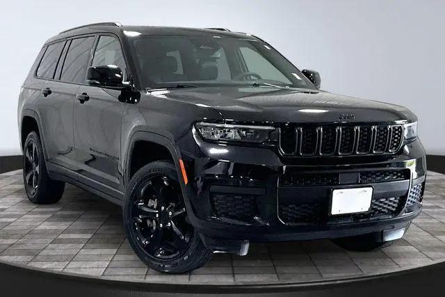 2023 Jeep Grand Cherokee L Altitude 4x4 for sale in Roanoke, IN