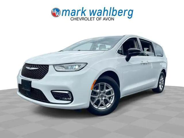 2024 Chrysler Pacifica Touring L for sale in Avon, OH