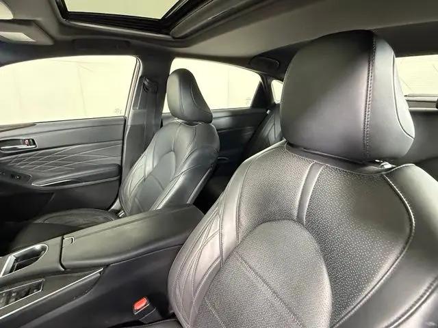 2021 Toyota Avalon Hybrid Limited