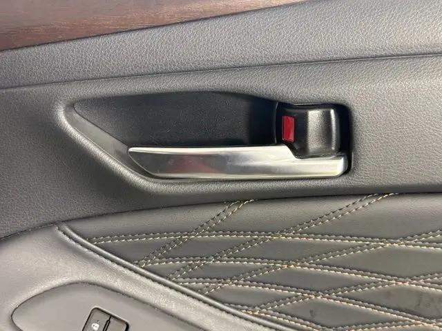 2021 Toyota Avalon Hybrid Limited