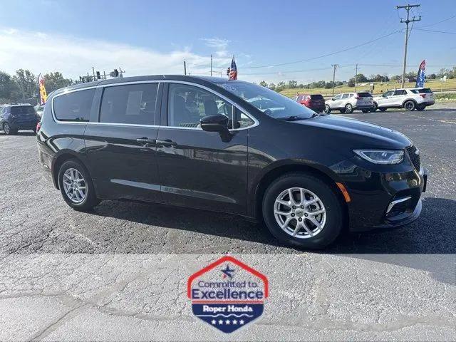 2024 Chrysler Pacifica Touring L for sale in Joplin, MO