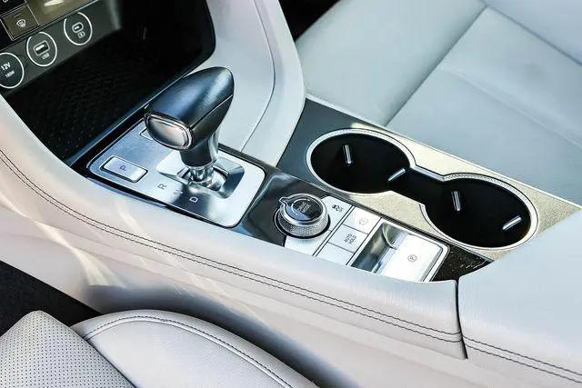 2024 Genesis G70 2.5T RWD