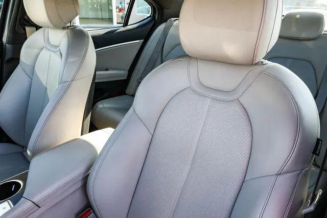 2024 Genesis G70 2.5T RWD
