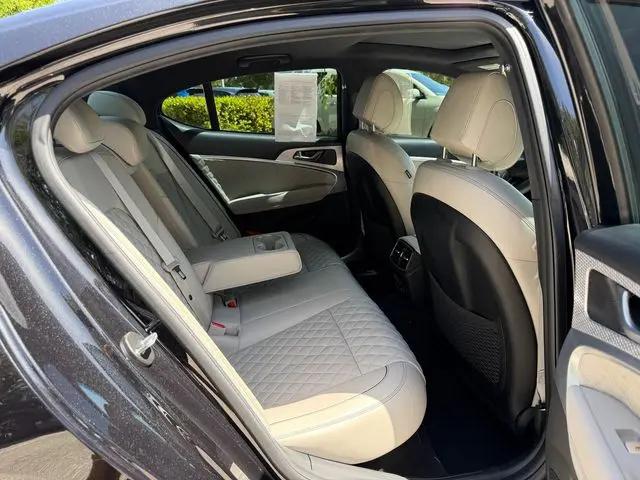2023 Genesis G70 3.3T RWD