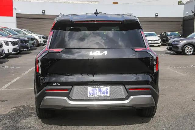 2026 Kia EV9 Wind