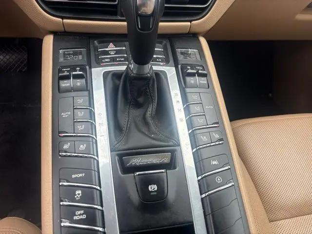 2019 Porsche Macan Macan