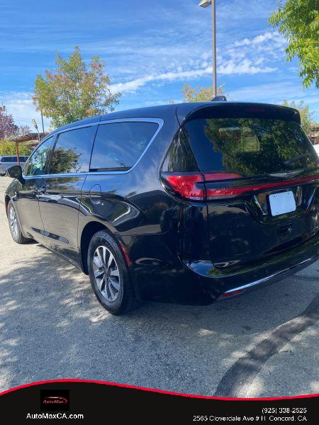 2023 Chrysler Pacifica Hybrid Touring L