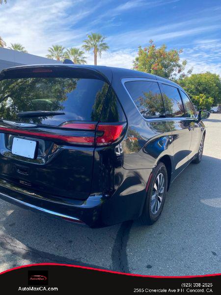 2023 Chrysler Pacifica Hybrid Touring L