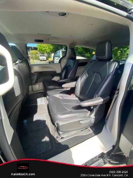 2023 Chrysler Pacifica Hybrid Touring L