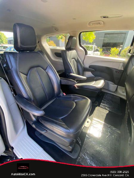 2023 Chrysler Pacifica Hybrid Touring L