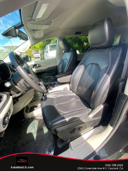 2023 Chrysler Pacifica Hybrid Touring L