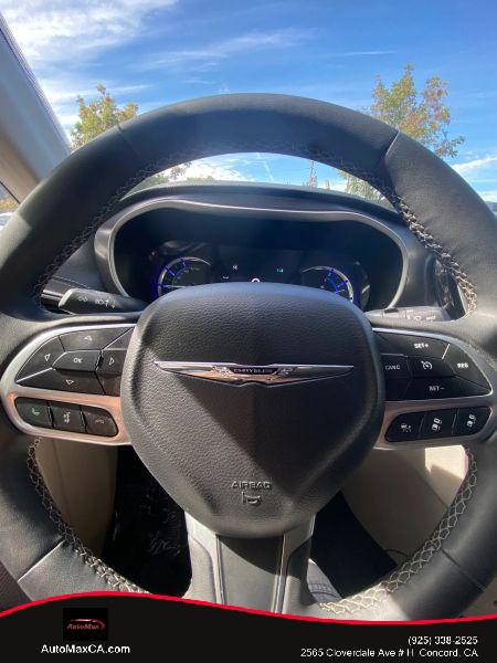 2023 Chrysler Pacifica Hybrid Touring L