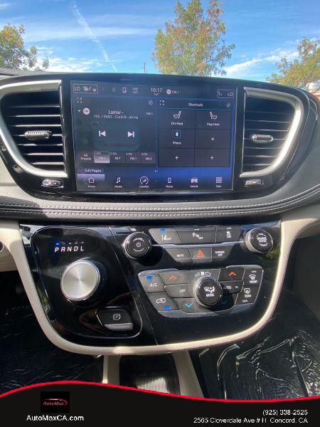 2023 Chrysler Pacifica Hybrid Touring L