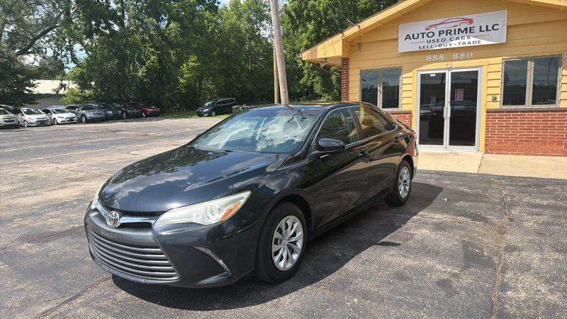 2015 Toyota Camry LE for sale in Elgin, IL