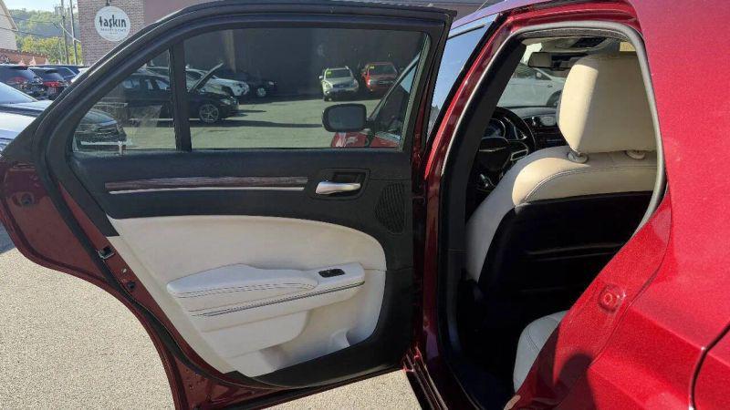 2019 Chrysler 300 Touring L AWD