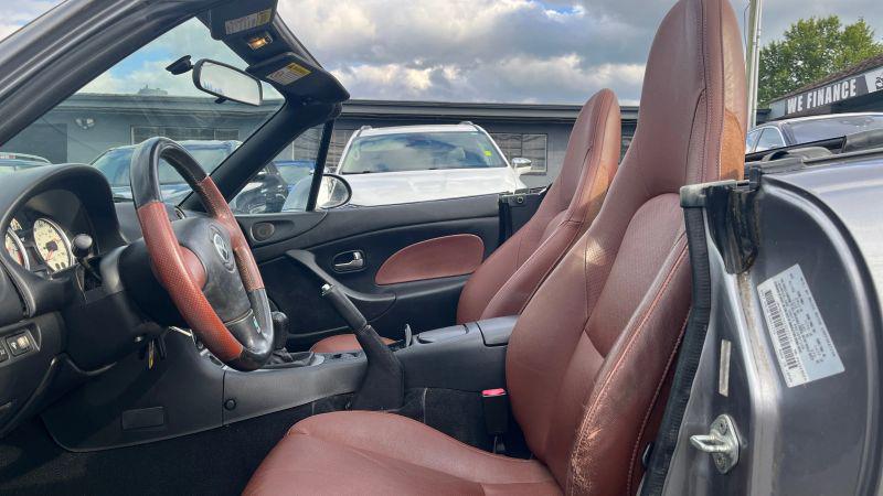 2002 Mazda MX-5 SE