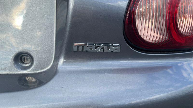 2002 Mazda MX-5 SE