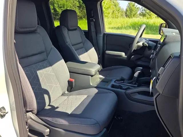 2027 Nissan Frontier SV