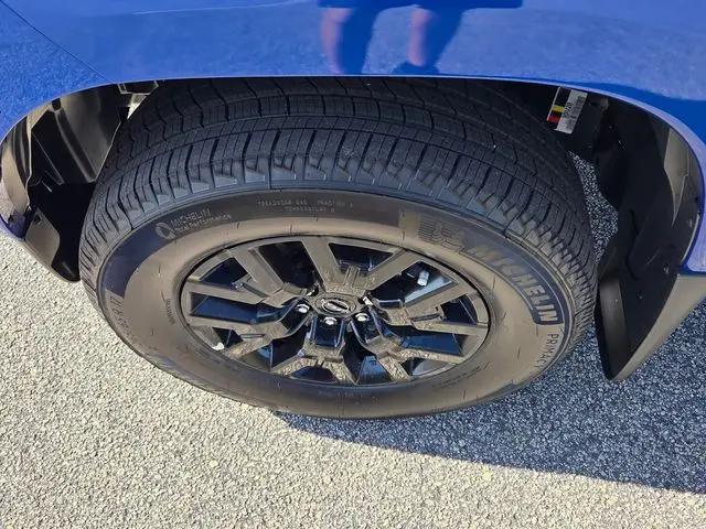 2027 Nissan Frontier SV
