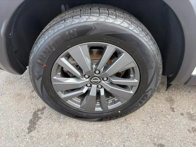 2024 Nissan Pathfinder SV 4WD