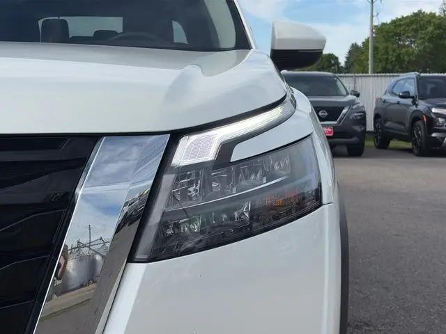 2024 Nissan Pathfinder SV 4WD