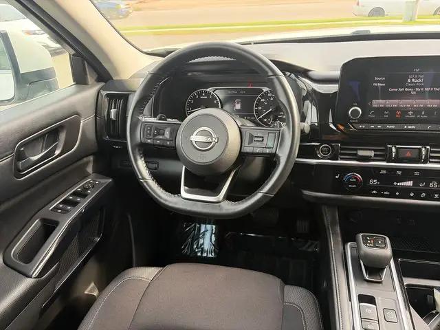 2024 Nissan Pathfinder SV 4WD