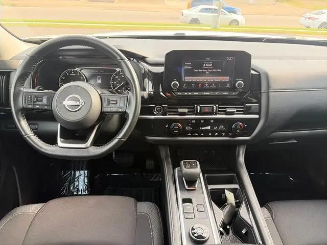 2024 Nissan Pathfinder SV 4WD