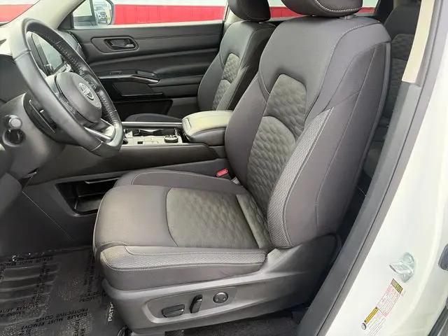 2024 Nissan Pathfinder SV 4WD