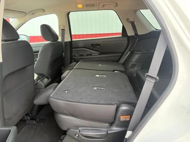 2024 Nissan Pathfinder SV 4WD