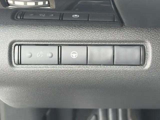 2024 Nissan Pathfinder SV 4WD