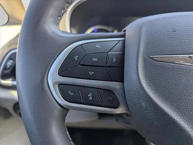 2023 Chrysler Pacifica Hybrid Touring L
