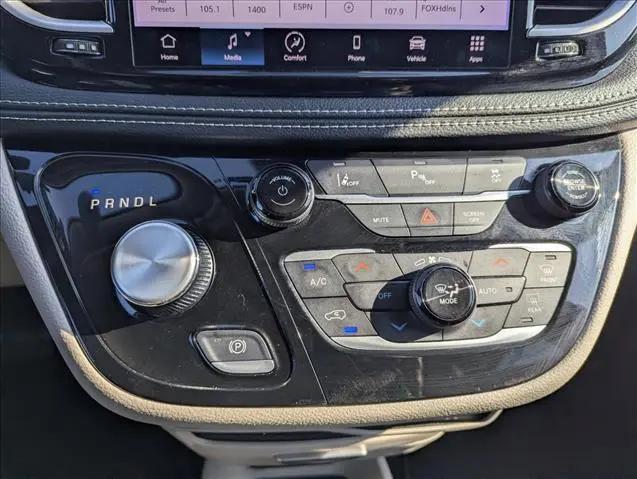 2023 Chrysler Pacifica Hybrid Touring L