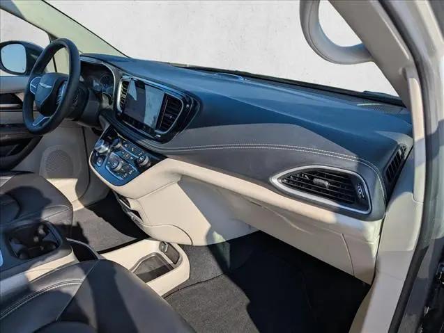 2023 Chrysler Pacifica Hybrid Touring L
