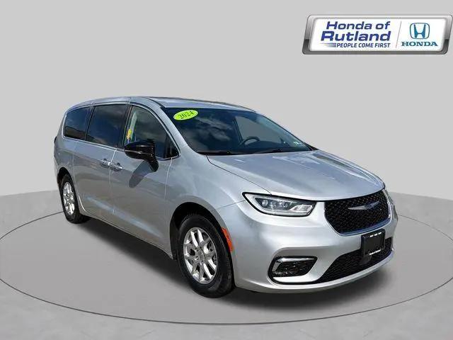 2024 Chrysler Pacifica Touring L for sale in Rutland, VT