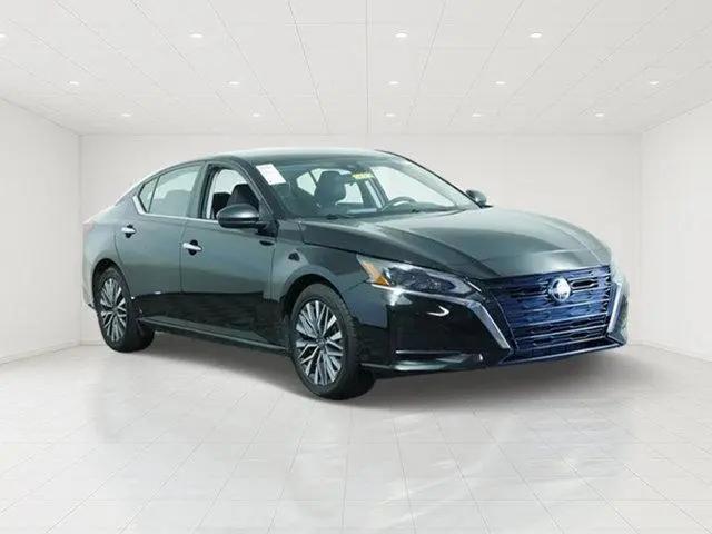 2025 Nissan Altima SV FWD for sale in Shakopee, MN