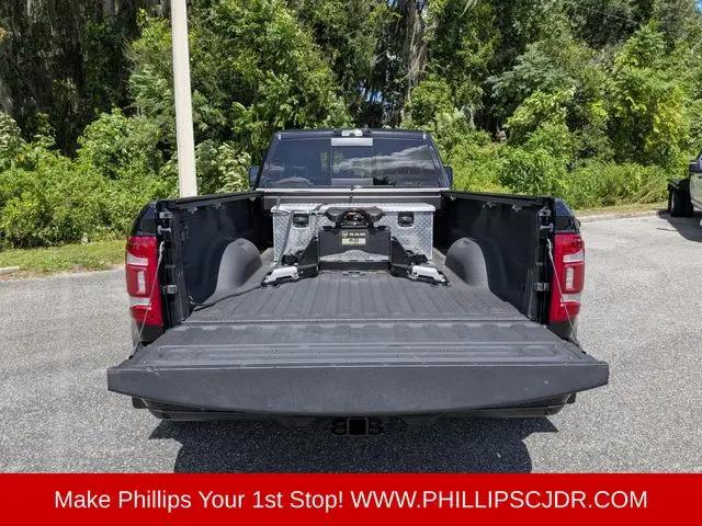 2024 Ram 3500 Laramie Crew Cab 4x4 8 Box