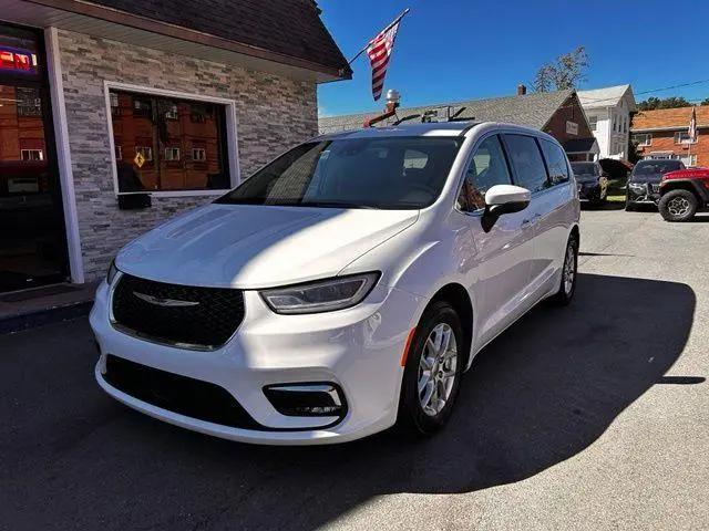 2023 Chrysler Pacifica Touring L for sale in Bristol, CT