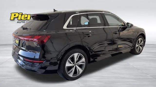 2024 Audi e-tron Premium Plus quattro