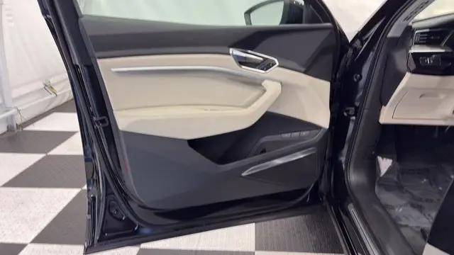 2024 Audi e-tron Premium Plus quattro