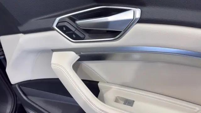 2024 Audi e-tron Premium Plus quattro