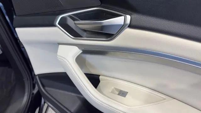 2024 Audi e-tron Premium Plus quattro