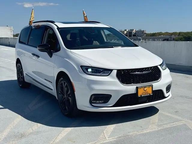 2024 Chrysler Pacifica Touring L AWD