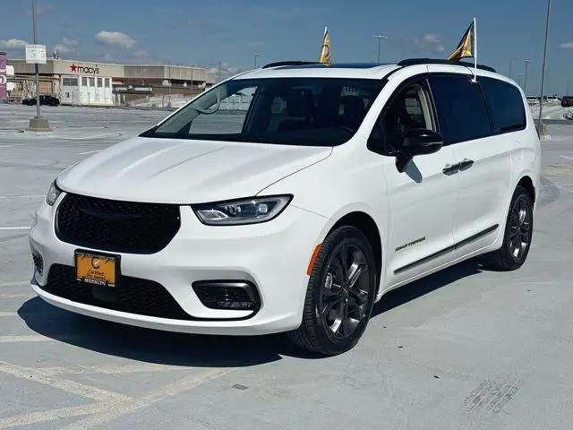 2024 Chrysler Pacifica Touring L AWD