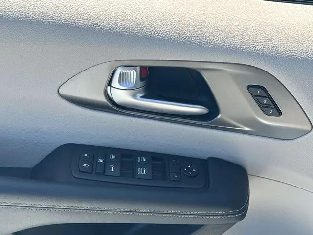 2024 Chrysler Pacifica Touring L AWD