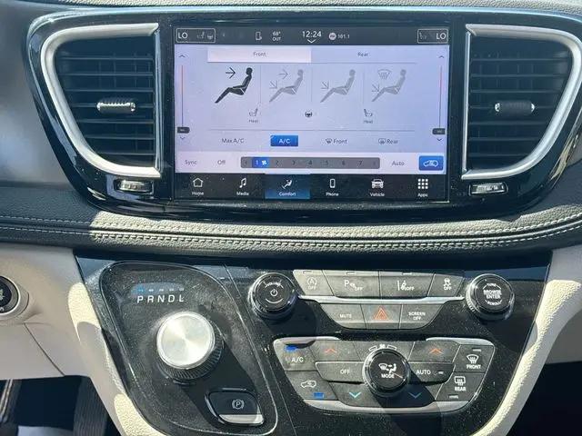 2024 Chrysler Pacifica Touring L AWD