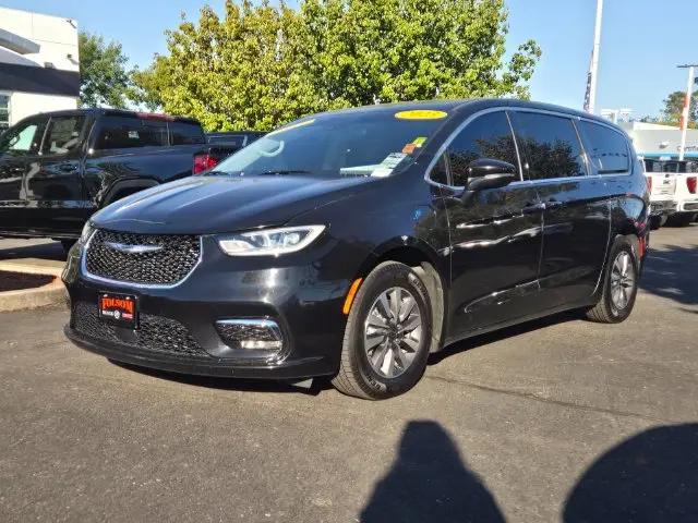 2023 Chrysler Pacifica Hybrid Touring L